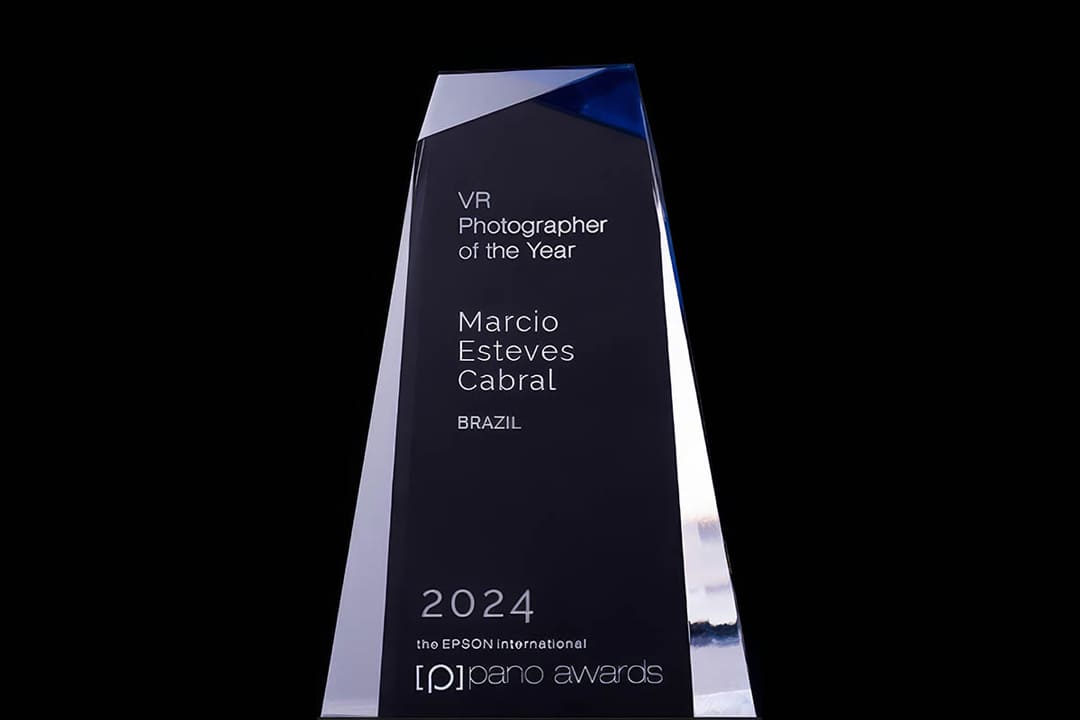 Troféu da imagem vencedora na Categoria VR/360 do Pano Awards 2024